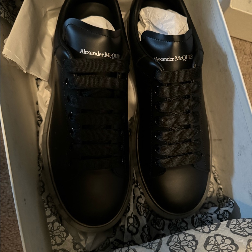 Mens designer shoes authentic Alexander Mcqueens oversized gel sole